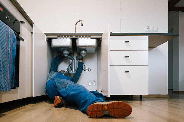 Professional Emergency Plumber technician working in Valley, NE